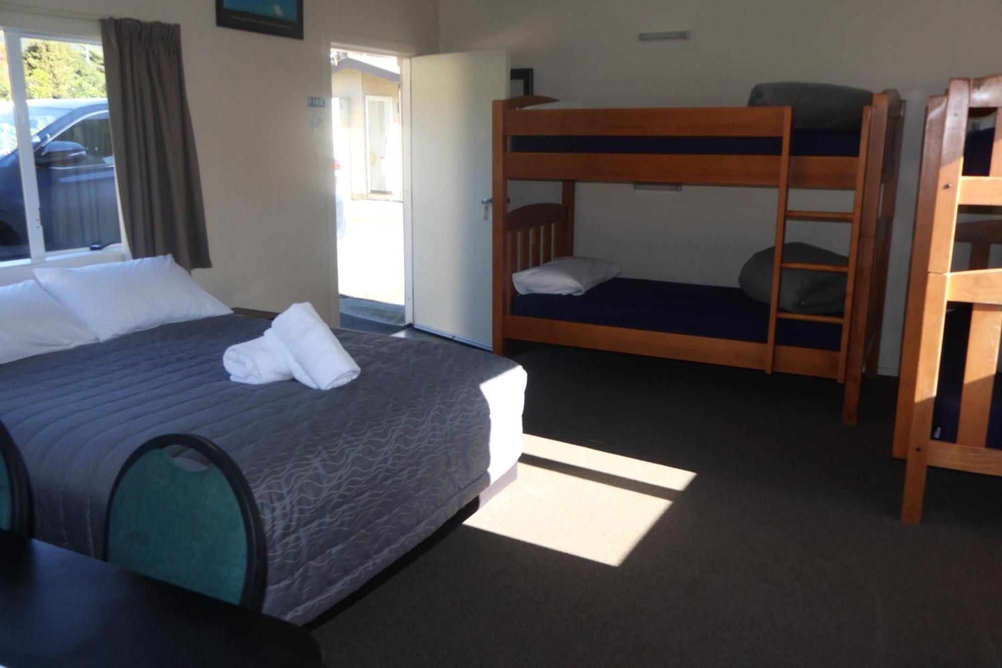 Pohara Beach Top 10 Holiday Park Екстер'єр фото